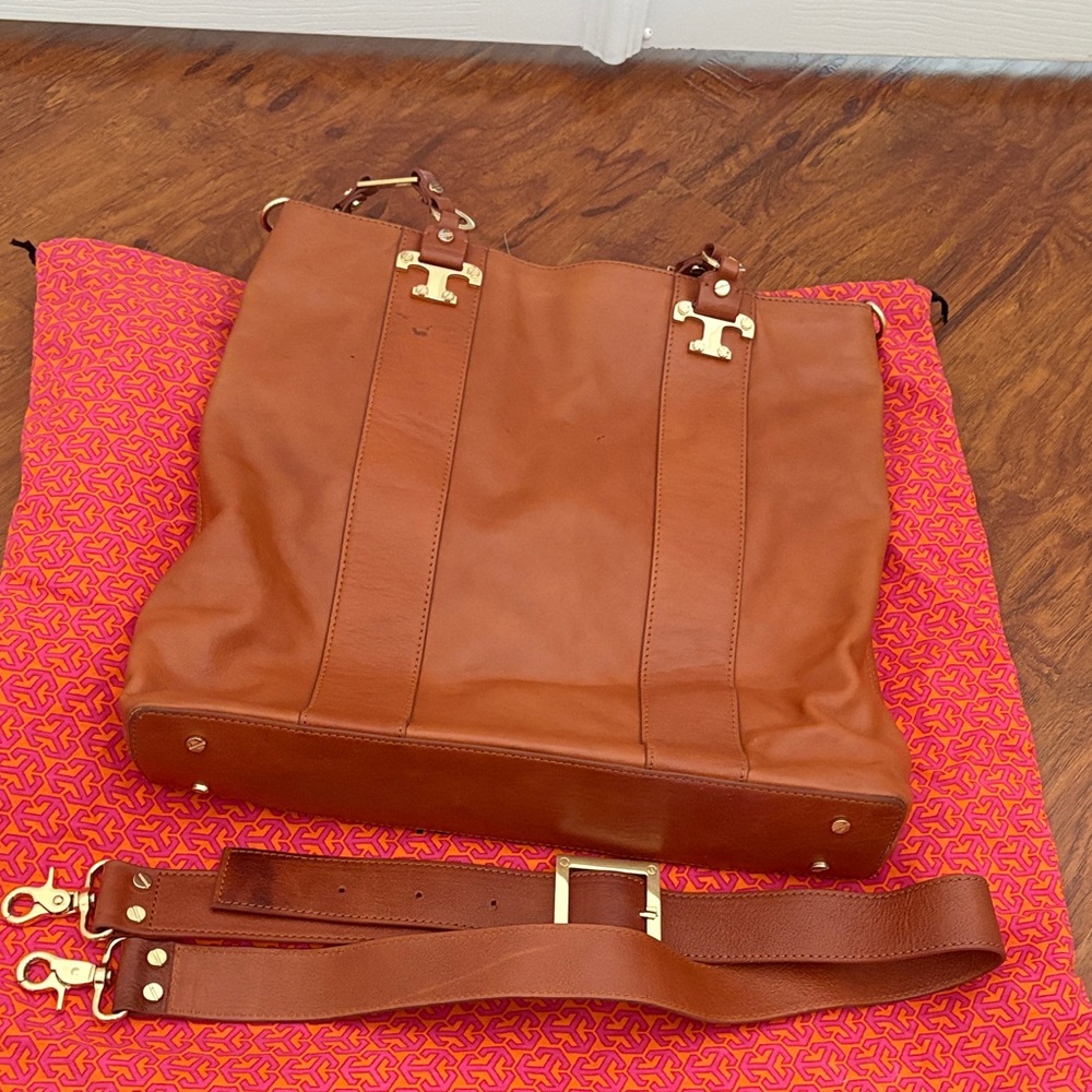 Vintage Tory Burch Cognac Leather Tote with Gold Hardware - Picture 8 of 11